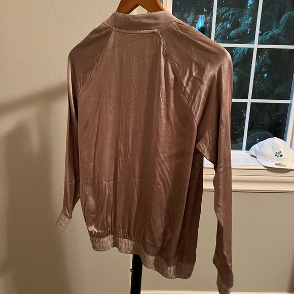 MONROW - Silky Bomber Jacket - Picture 4 of 4